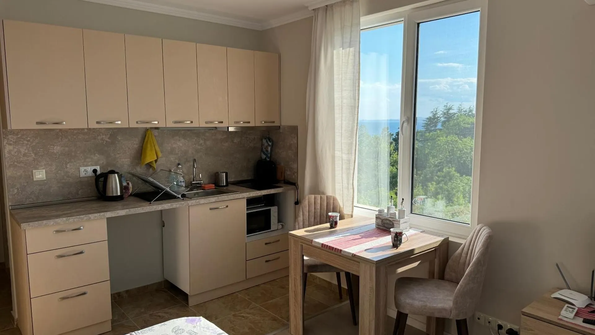 Apartment Апартамент За Гости Сънрайз Флора Бийч Резорт Pomorie